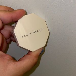 FENTY BEAUTY Highlighter